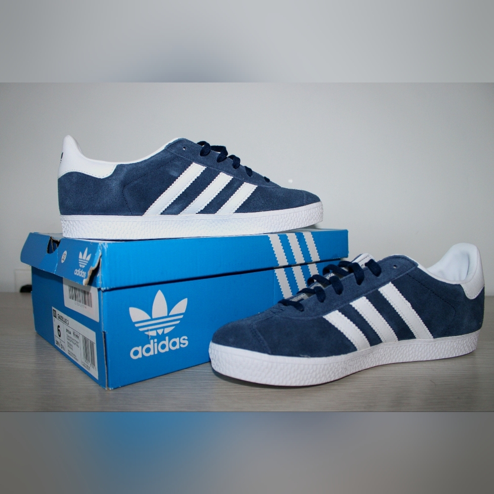 Adidas Gazelle Navy White Suede Sneakers NWT Men’s 6 Women’s 7.5–8